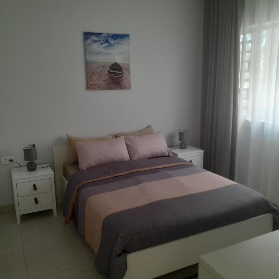 Joli Appartement Neuf, Route Cotiere Grand Bay Buitenkant foto