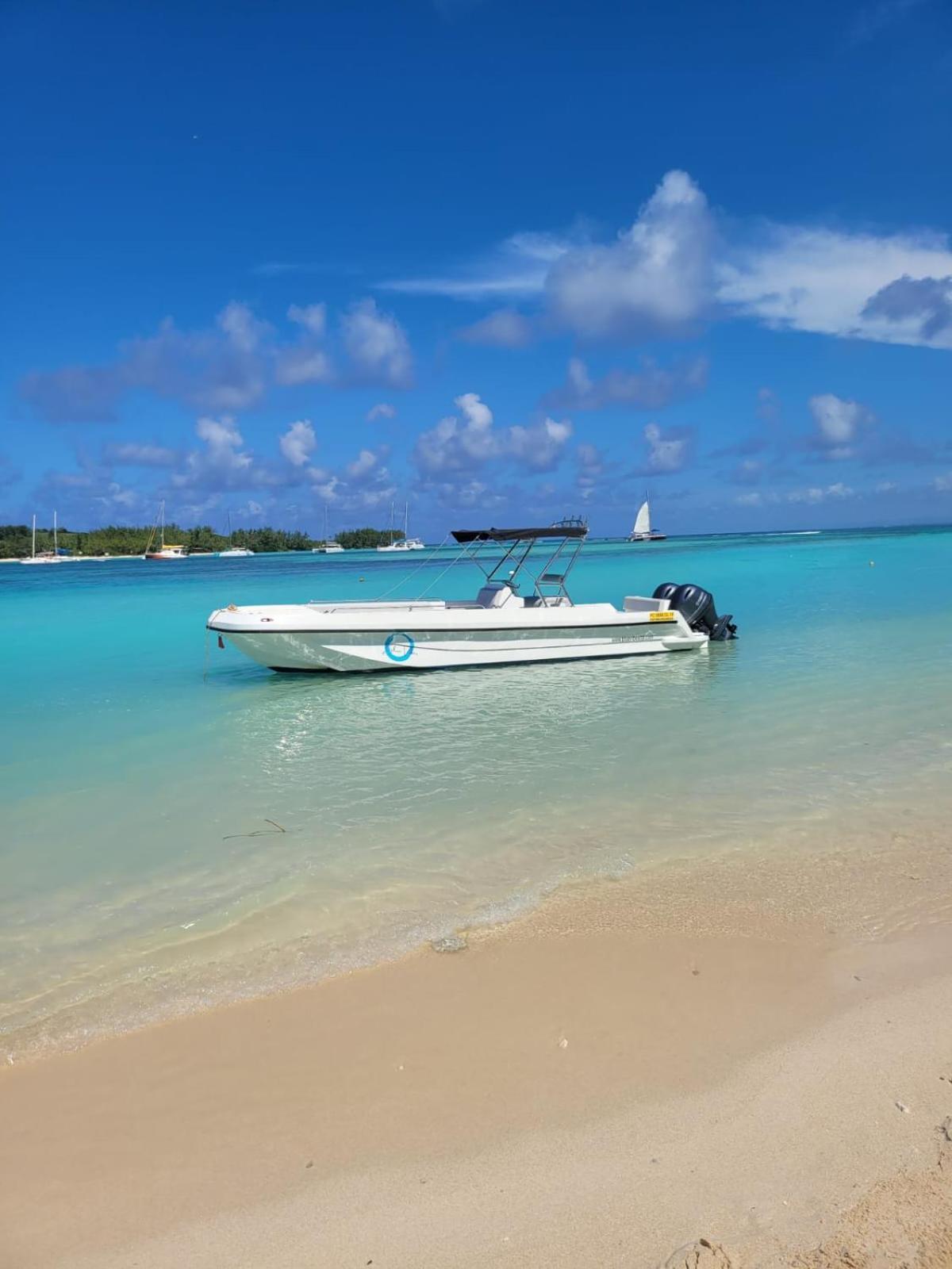 Joli Appartement Neuf, Route Cotiere Grand Bay Buitenkant foto